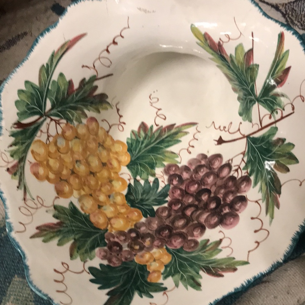 Hand painted dish - Picture 15 of 15